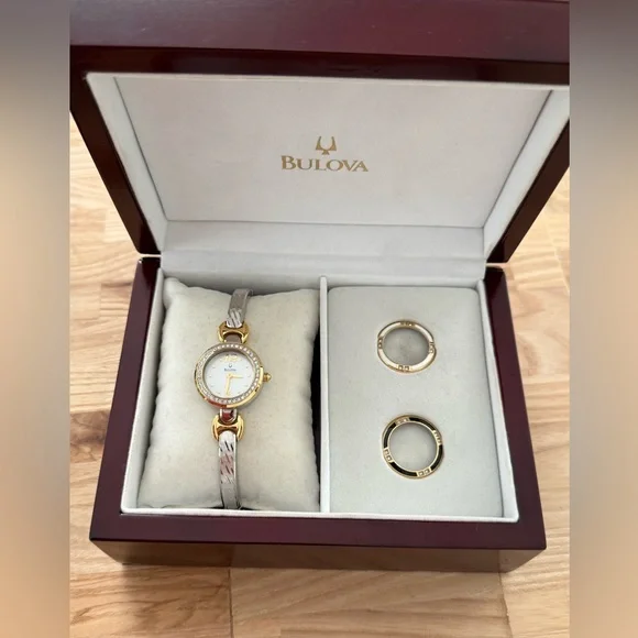 Bulova Ladies Diamond Watch NWT in box Bulova Ladies main image 3